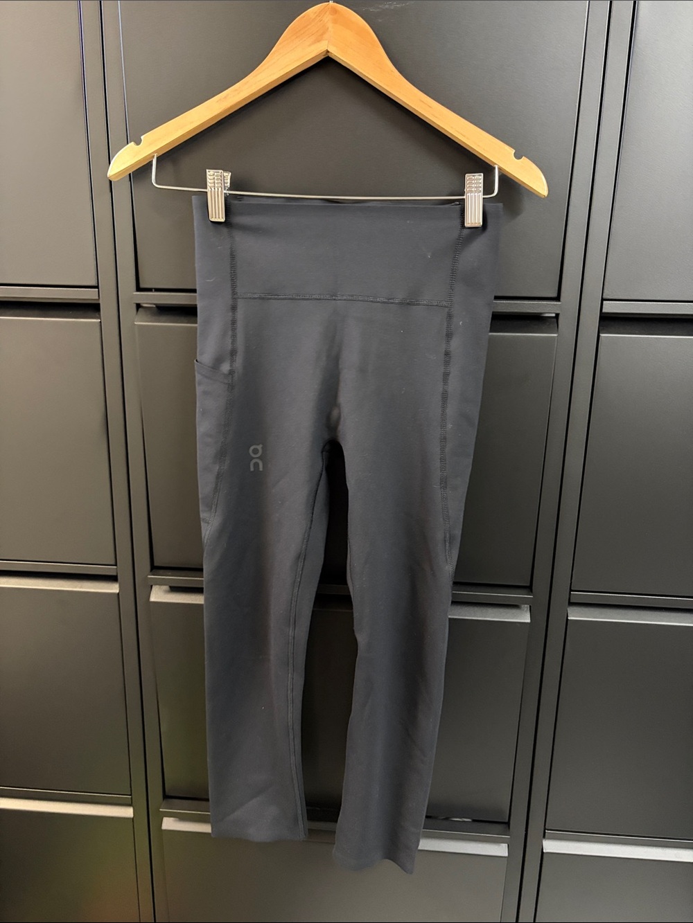 On Running women’s Black Performance Leggings